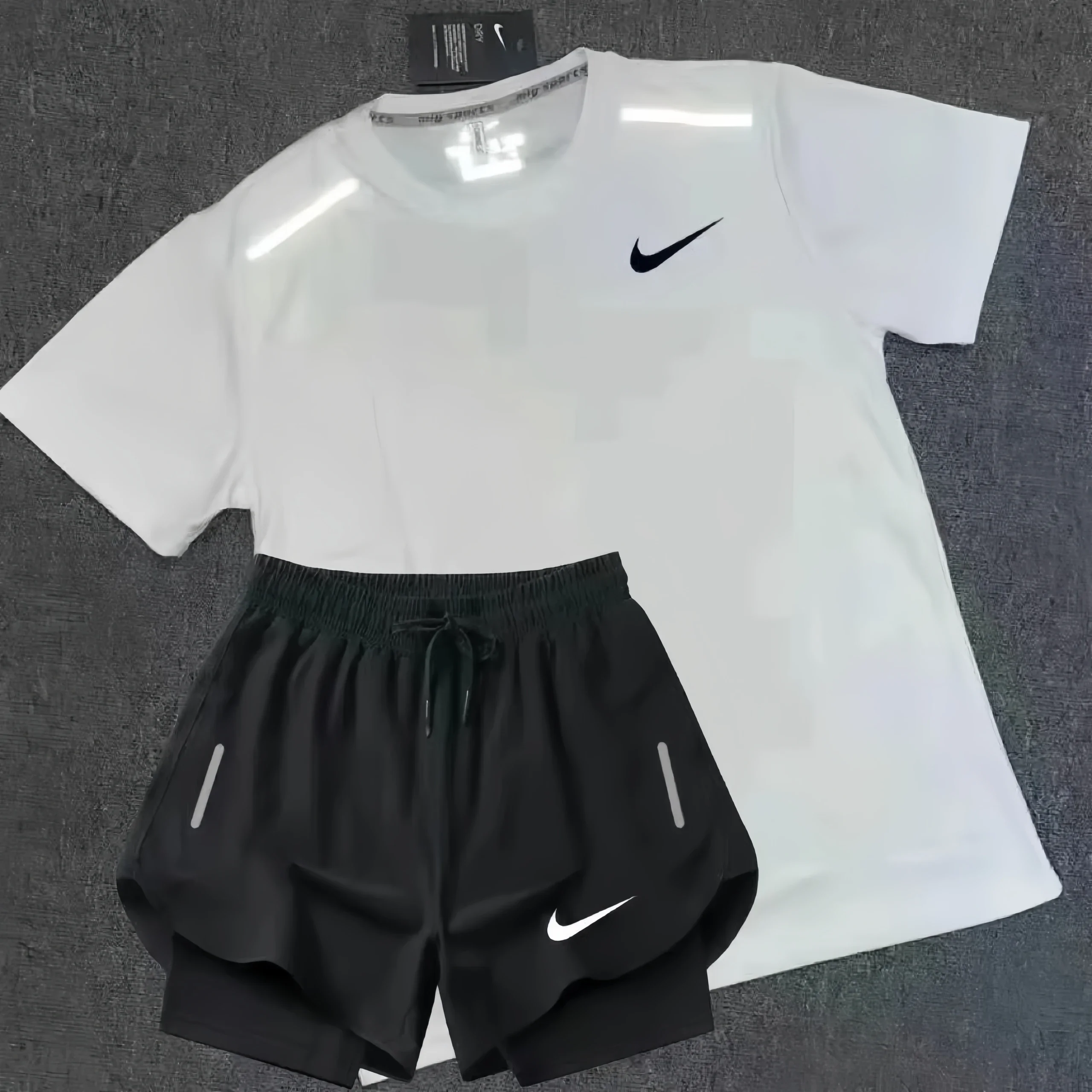 Nike Quick-Drying Reflective Running Two-Piece Set