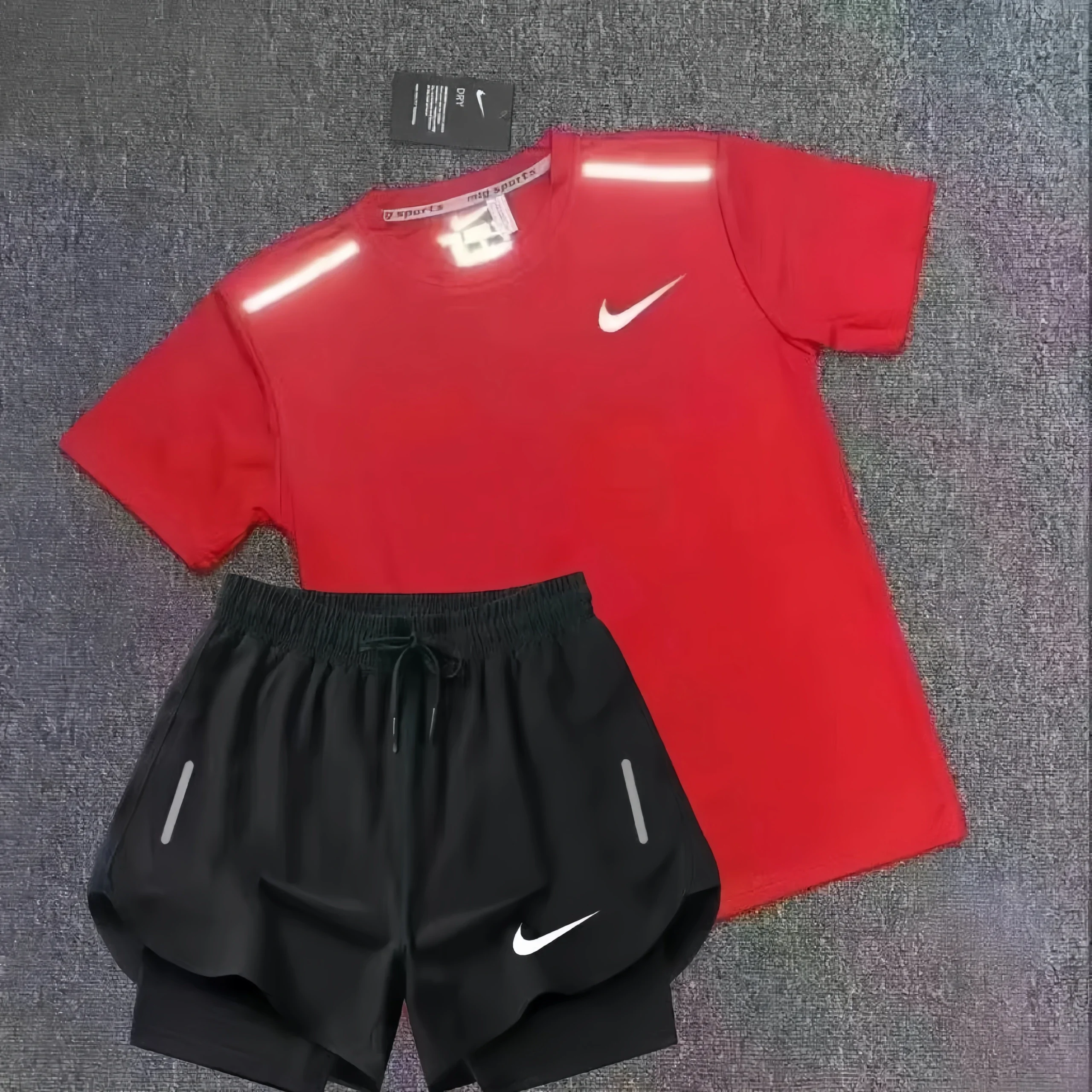 Nike Quick-Drying Reflective Running Two-Piece Set