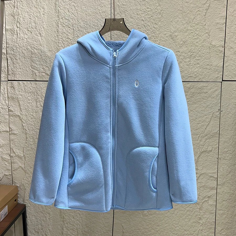 奶蓝色
