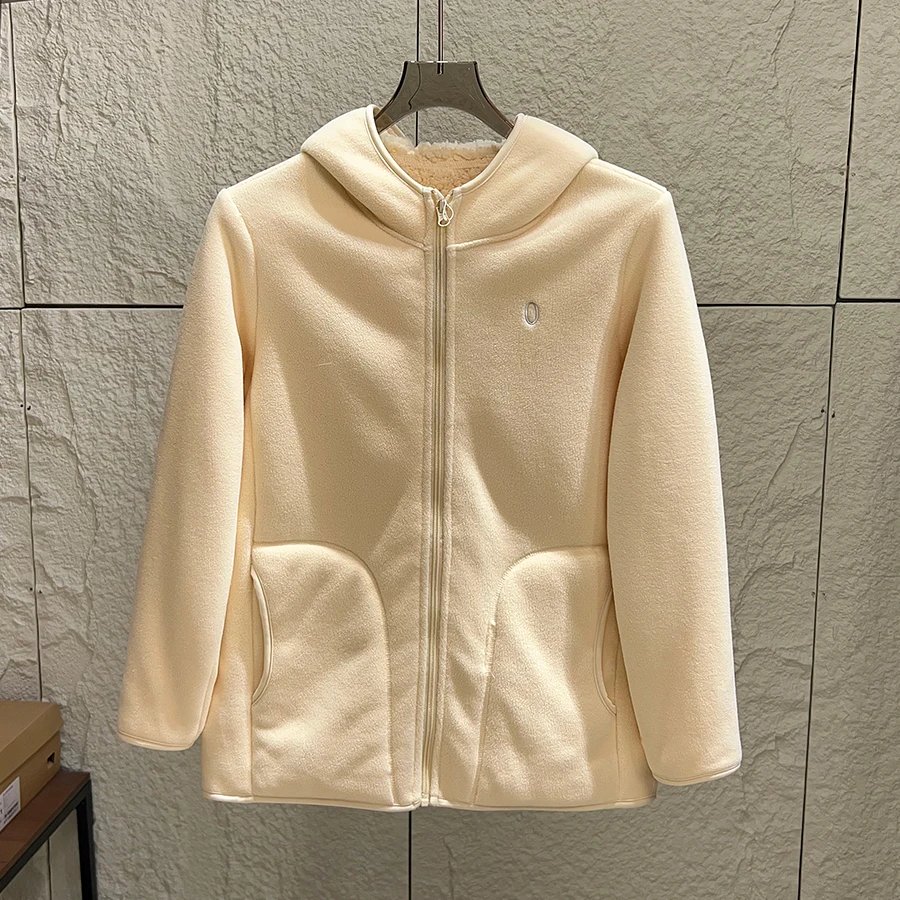 奶黄色