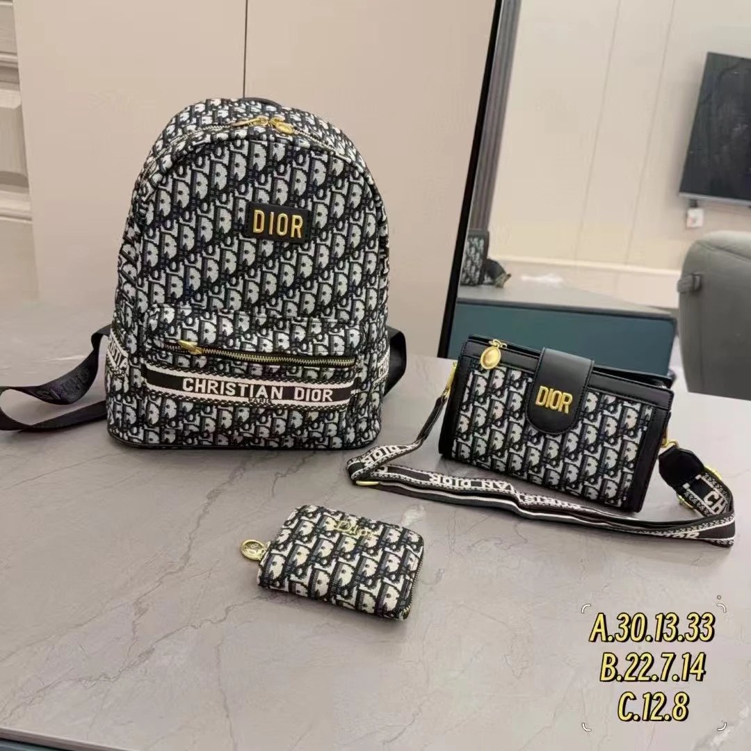 Louis Vuitton Assorted logo-pattern bags and accessories — 05
