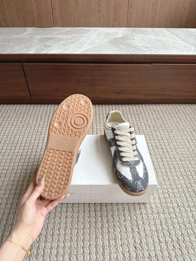 MM6 Maison Margiela Sneakers German Training product detail image 8