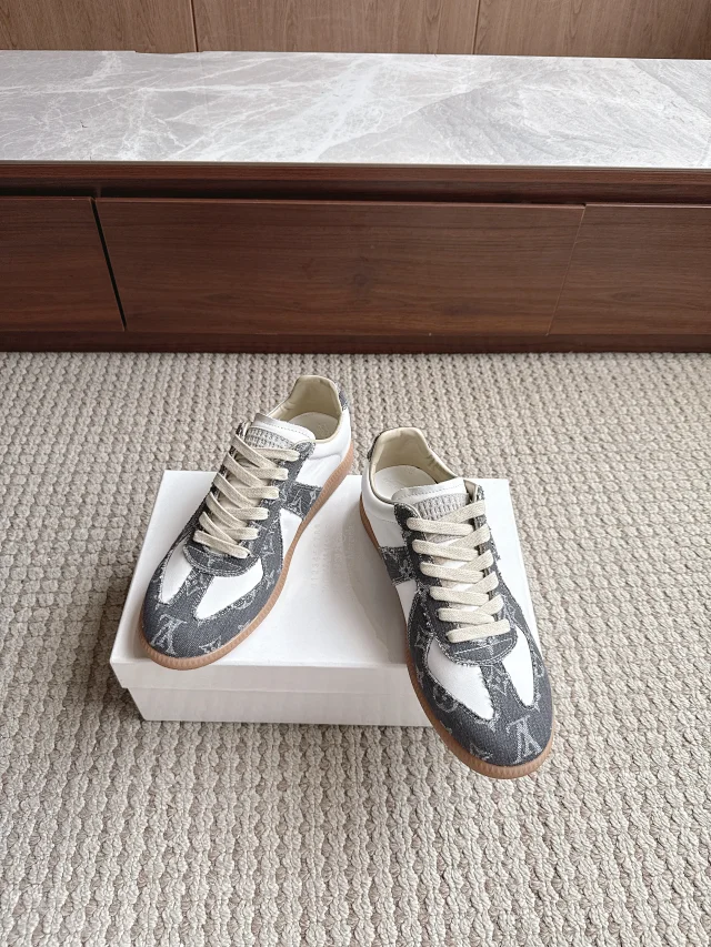 MM6 Maison Margiela Sneakers German Training product detail image 1