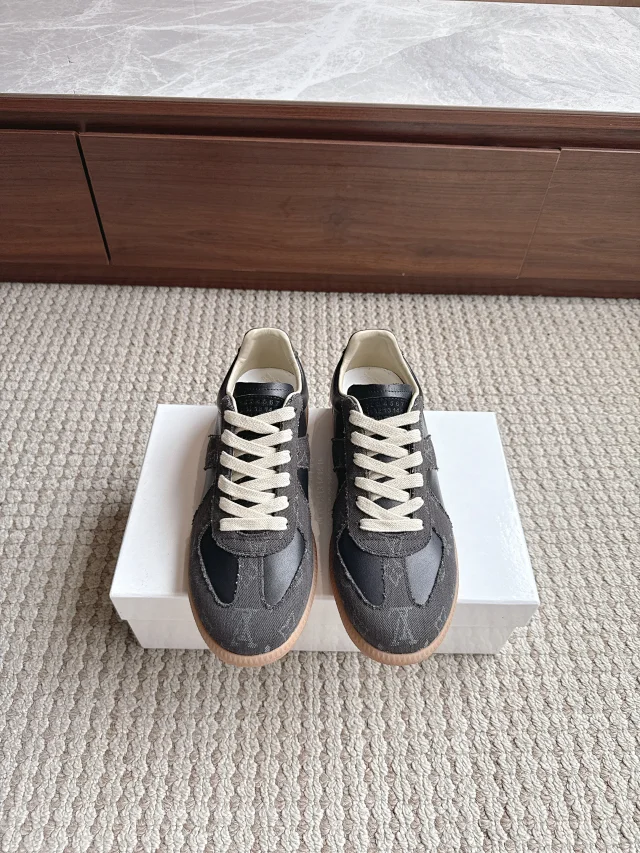 MM6 Maison Margiela Sneakers German Training product detail image 9