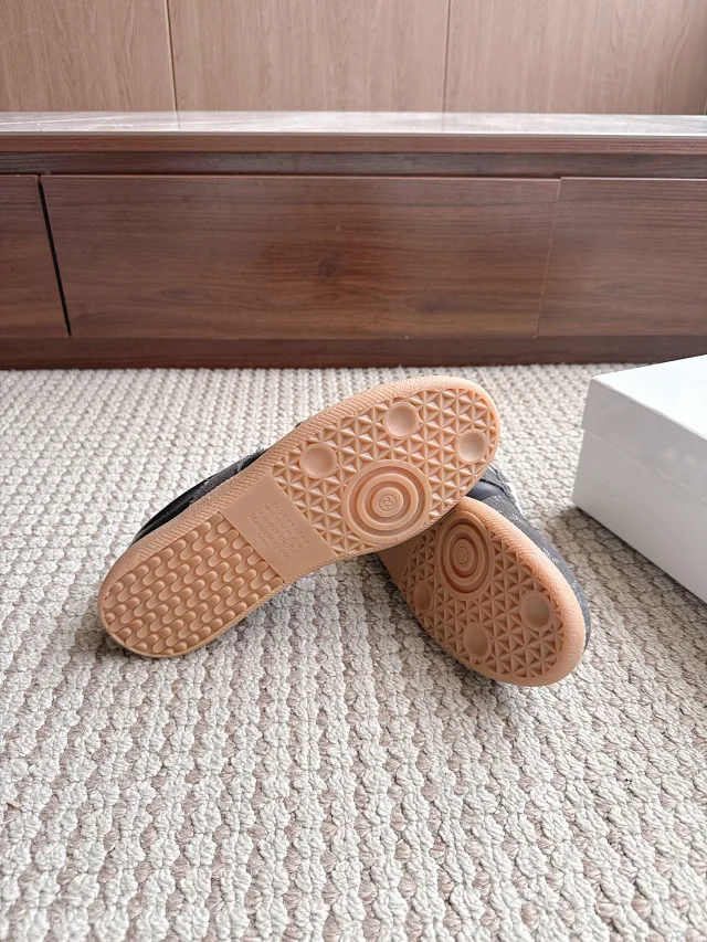 MM6 Maison Margiela Sneakers German Training product detail image 16