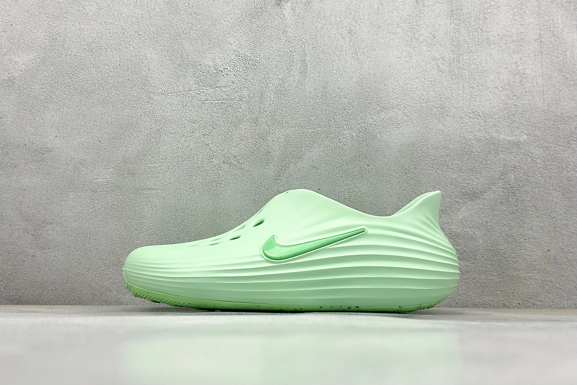 Light Green HV5060-310