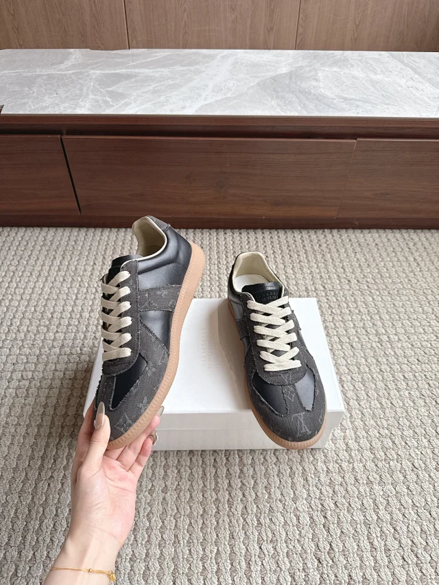 MM6 Maison Margiela Sneakers German Training product detail image 10