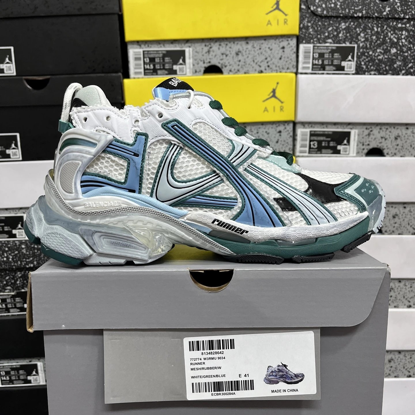 Gray Blue White 9034