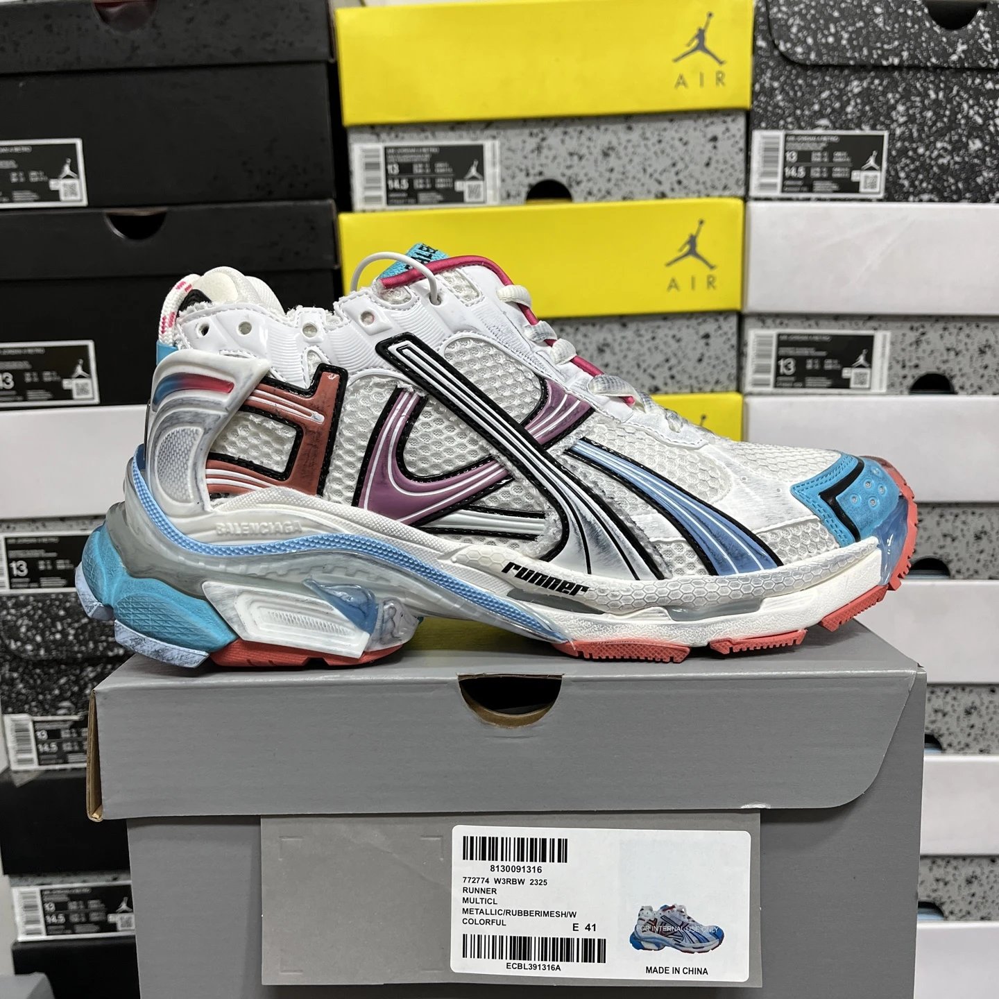 701-18 White Cyan Blue Red 2325