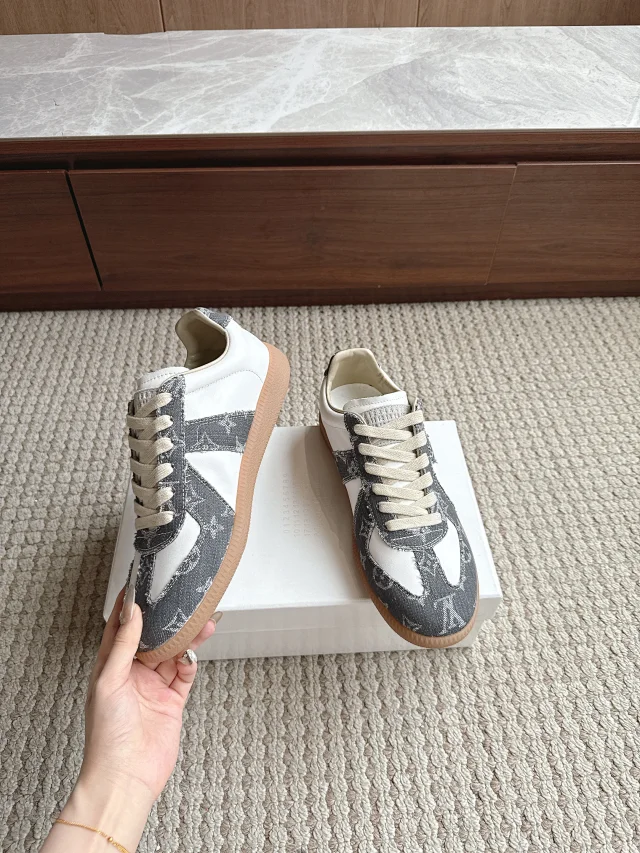 MM6 Maison Margiela Sneakers German Training product detail image 2