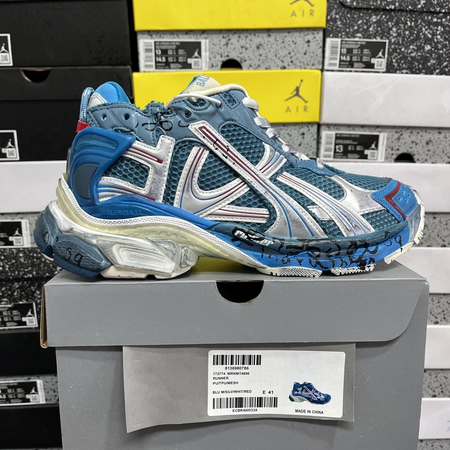 Blue White 4896
