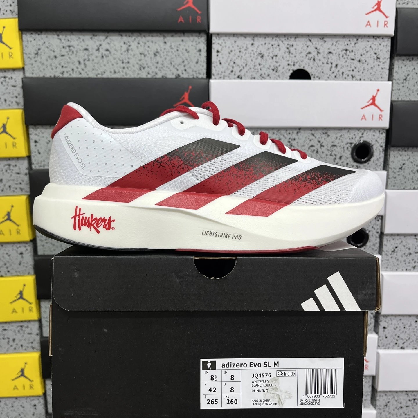 JQ4576 White Black Red