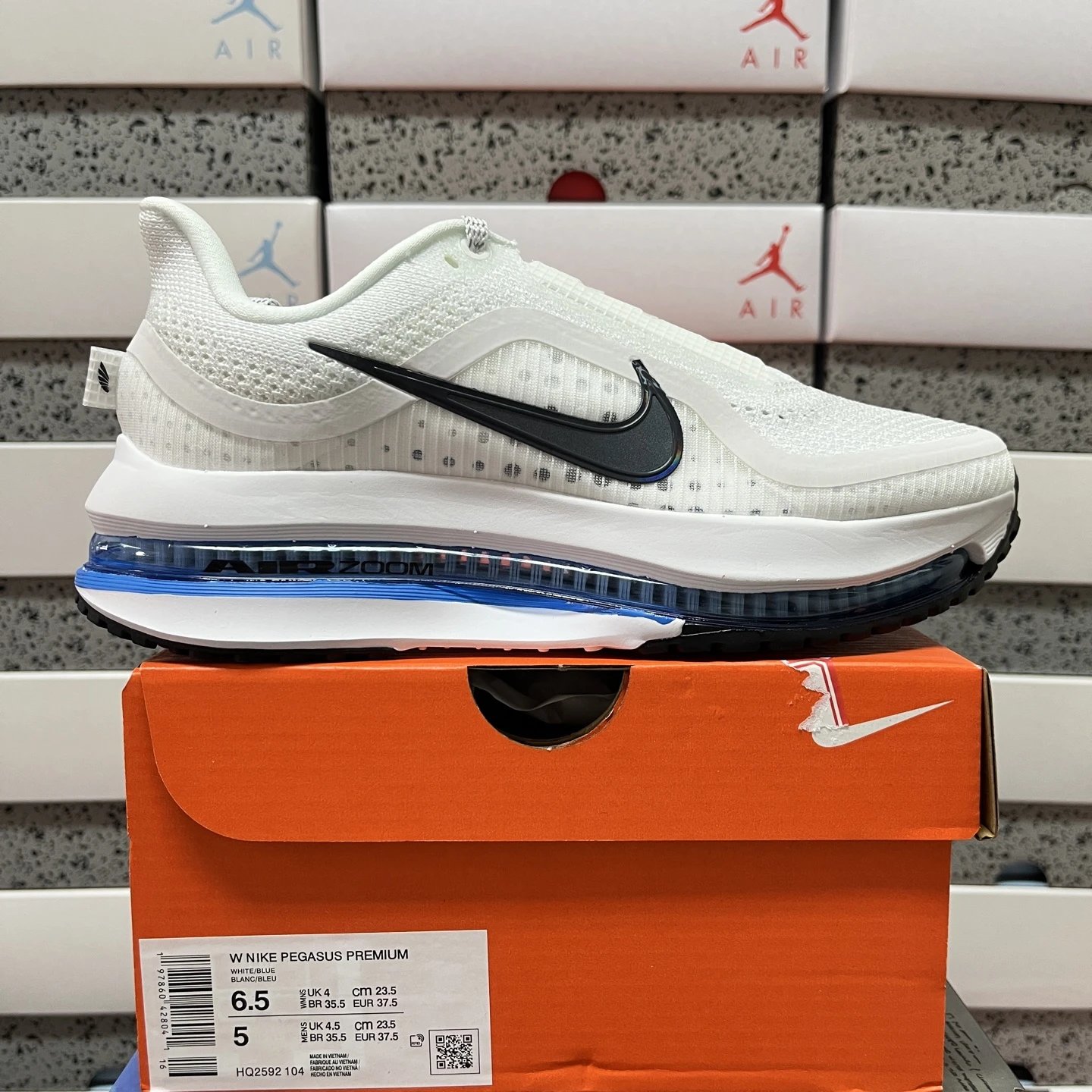 HQ2592-104 White Blue