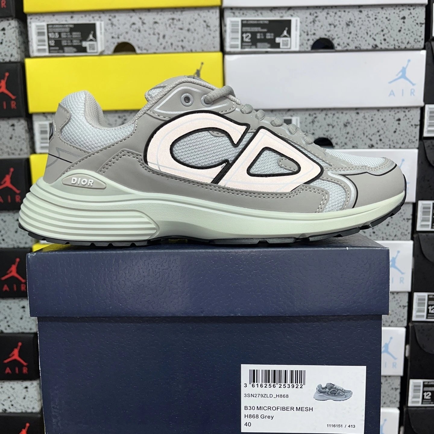 Grey white H868