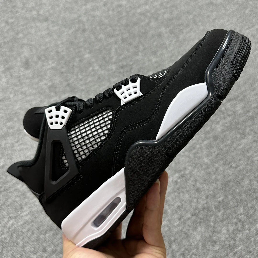 AJ4 Black and White FQ8138-001