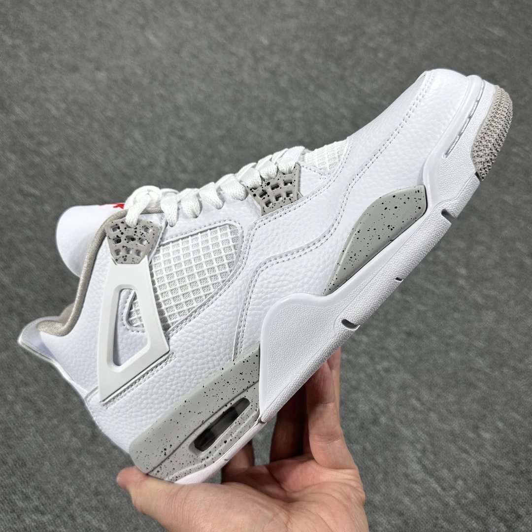 AJ4 White Oreo CT8527-100