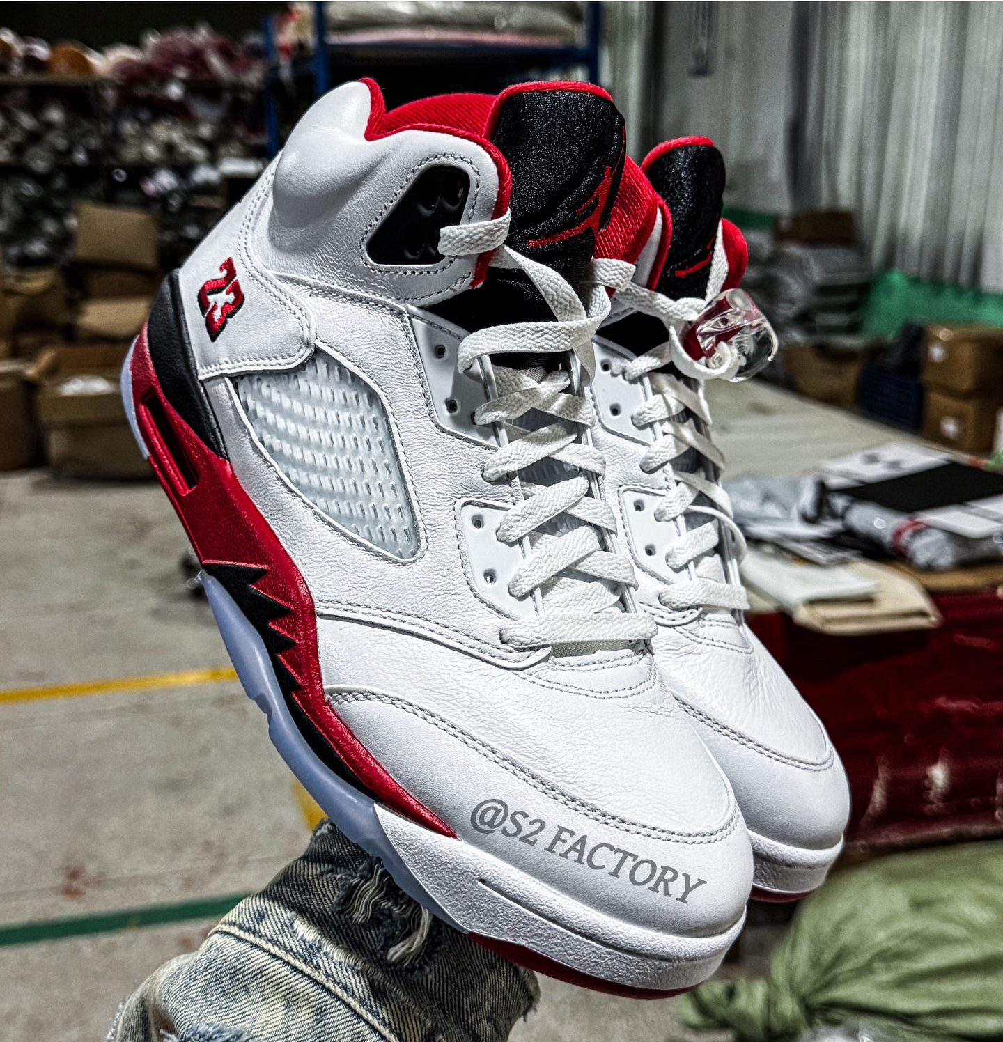 AJ5 White Purple Grape 136027-120