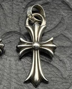 thumbnail for Popular styles of ins-style couple pendants