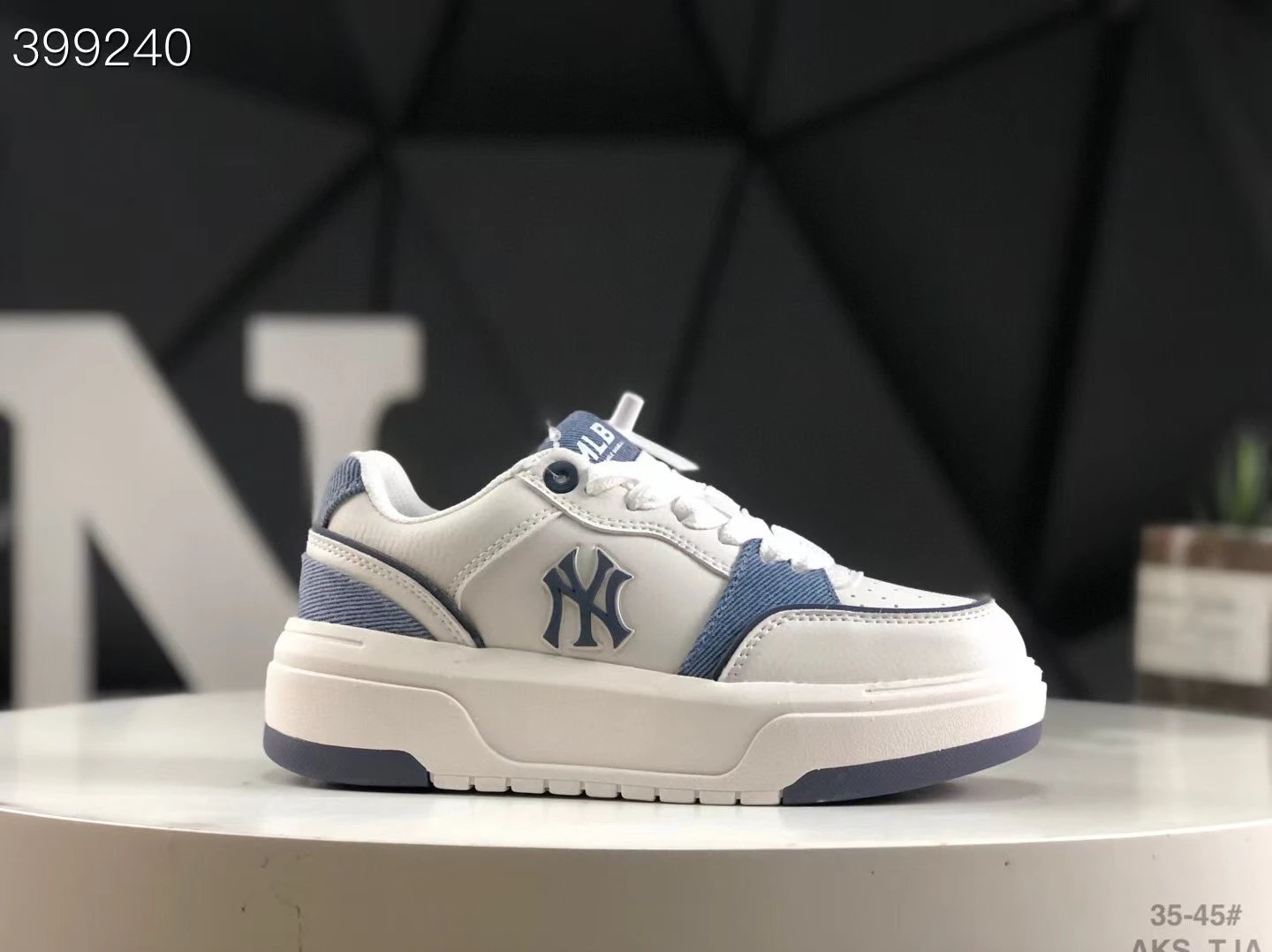 MLB Yankees Cream Blue Platform Leather Sneakers