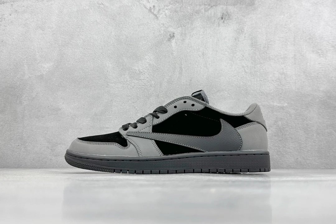 Nike Gray Black Low Top Leather Suede Sneakers
