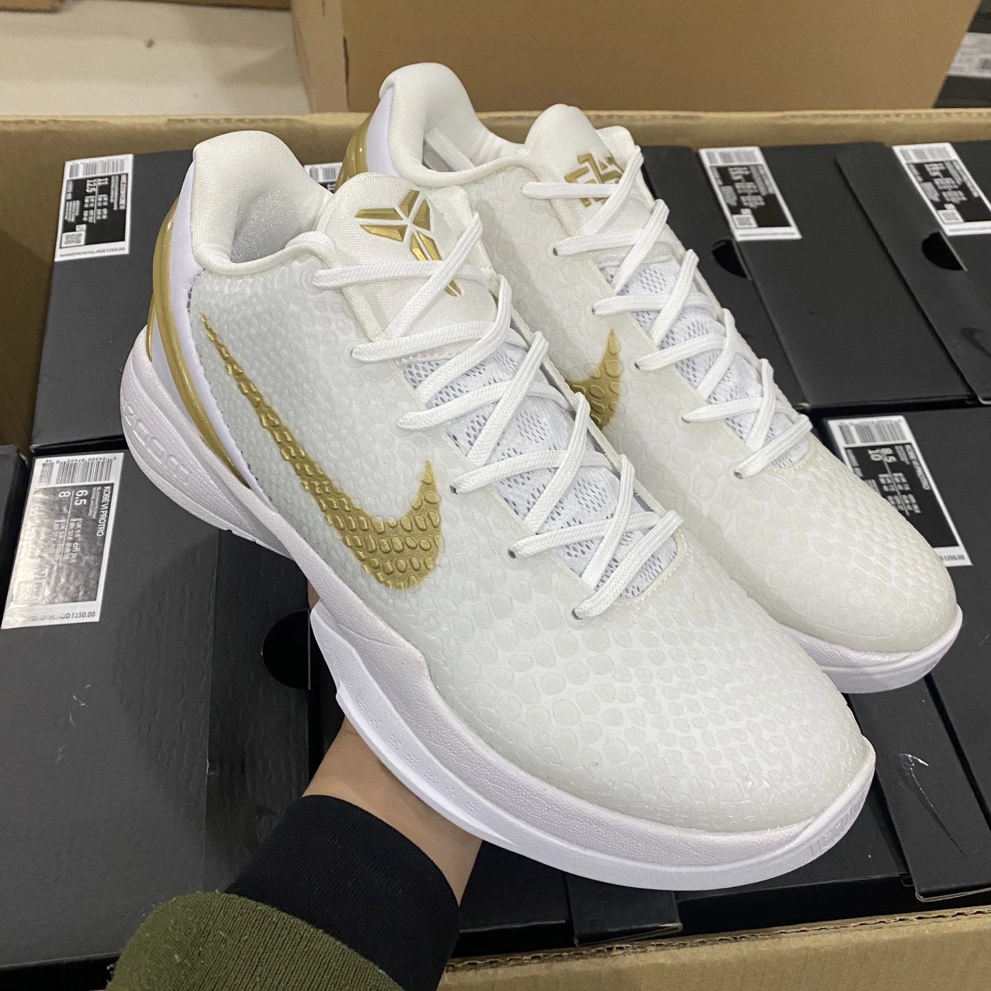 Nike Platinum Snakeskin Basketball Shoes Lightweight Cushion