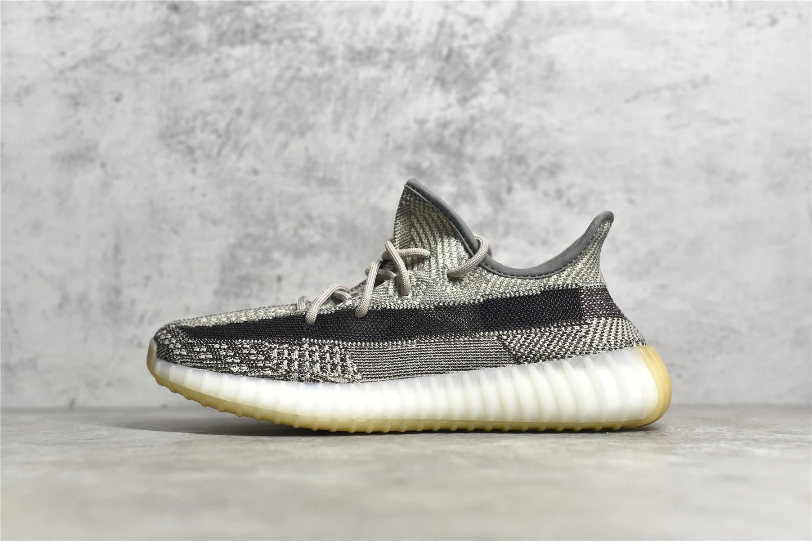 Yeezy Boost 350 V2 Zyon Grey Brown Primeknit Sneakers
