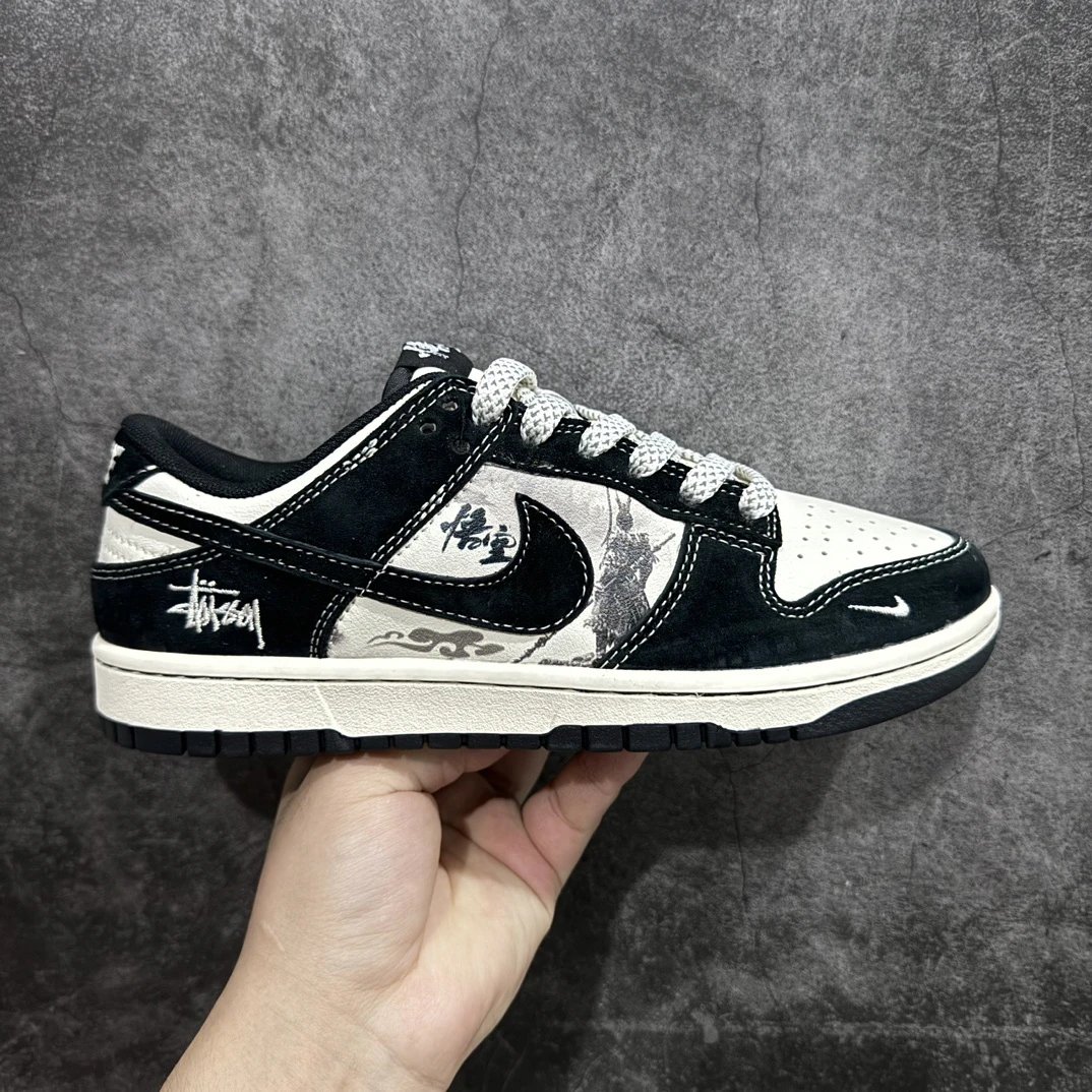 Nike Dunk Low Black White Samurai Limited Sneakers