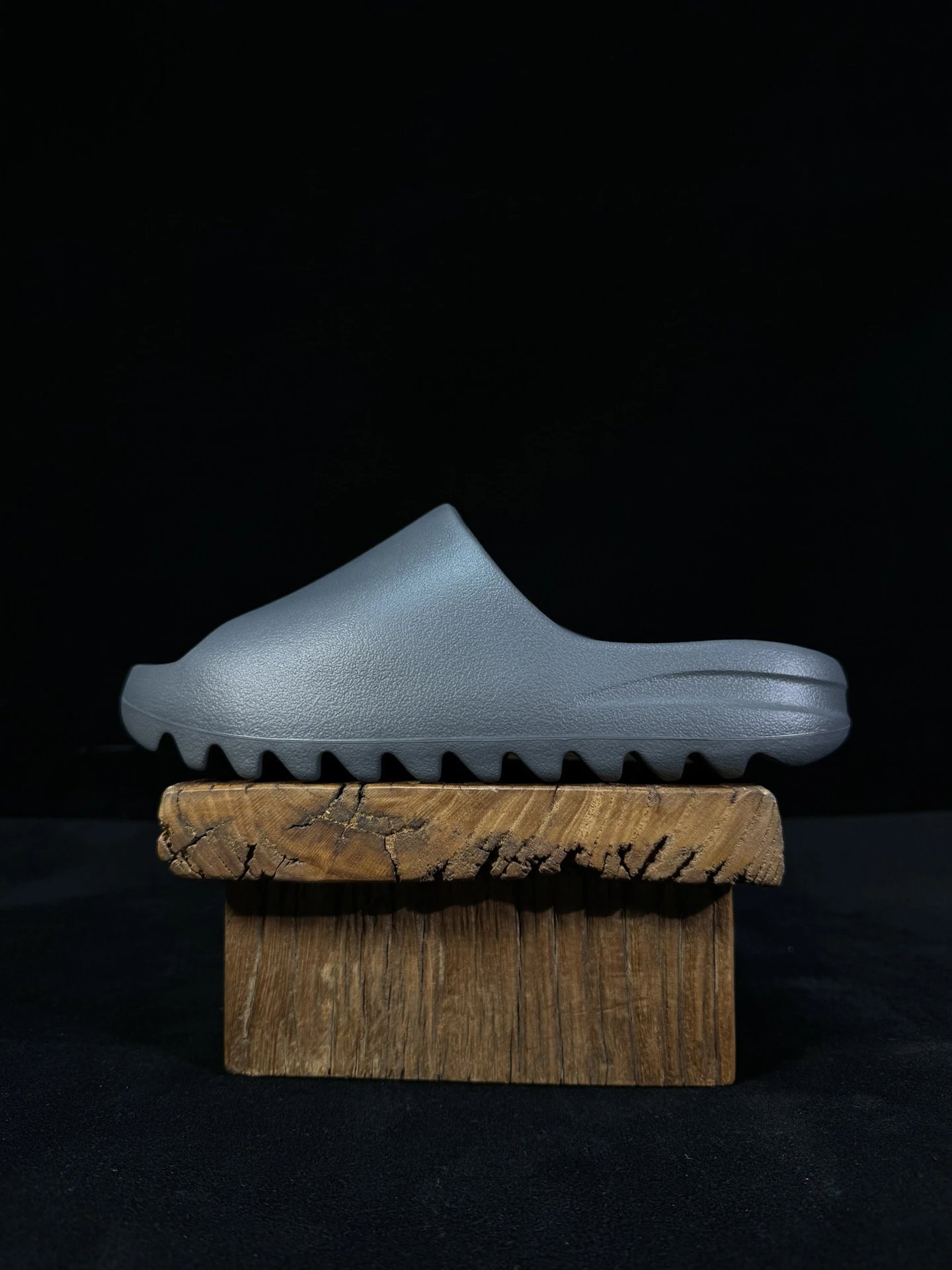 Yeezy Slide Dark Gray EVA Foam Serrated Sole Sandals
