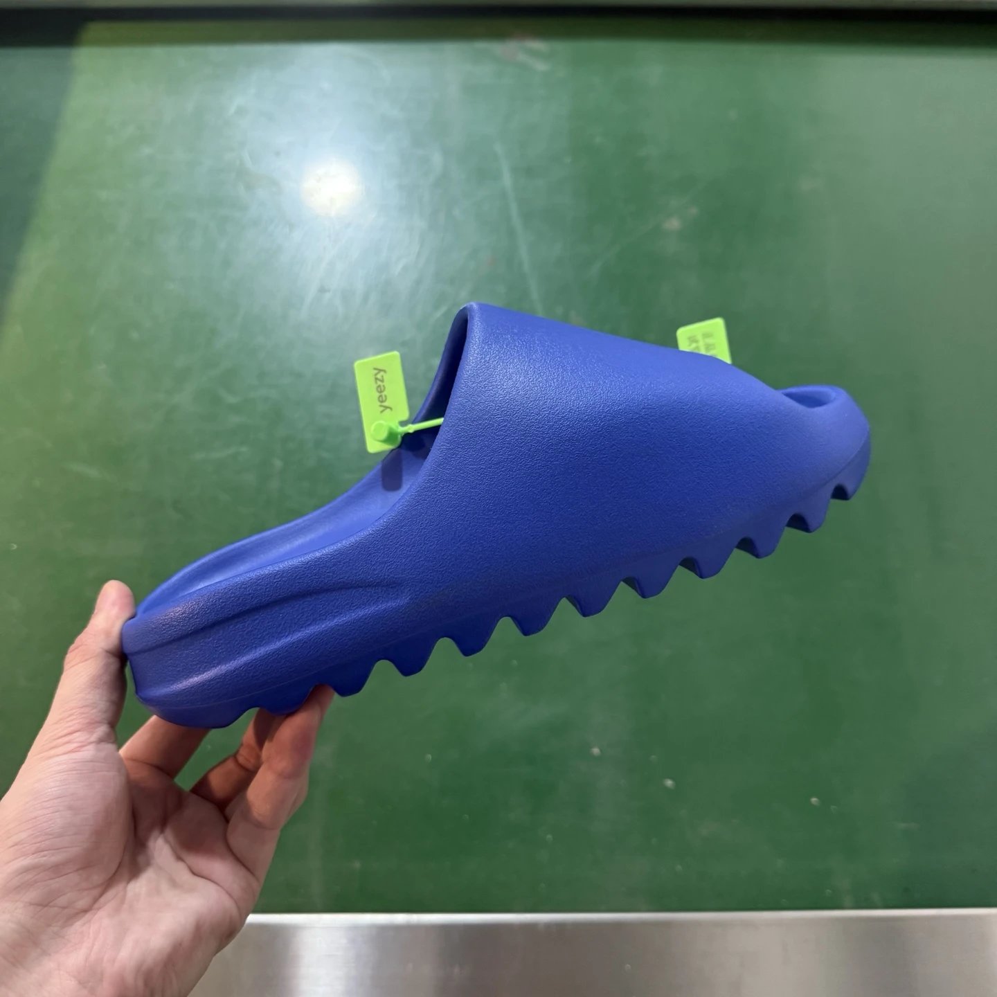 ID4133 Klein Blue