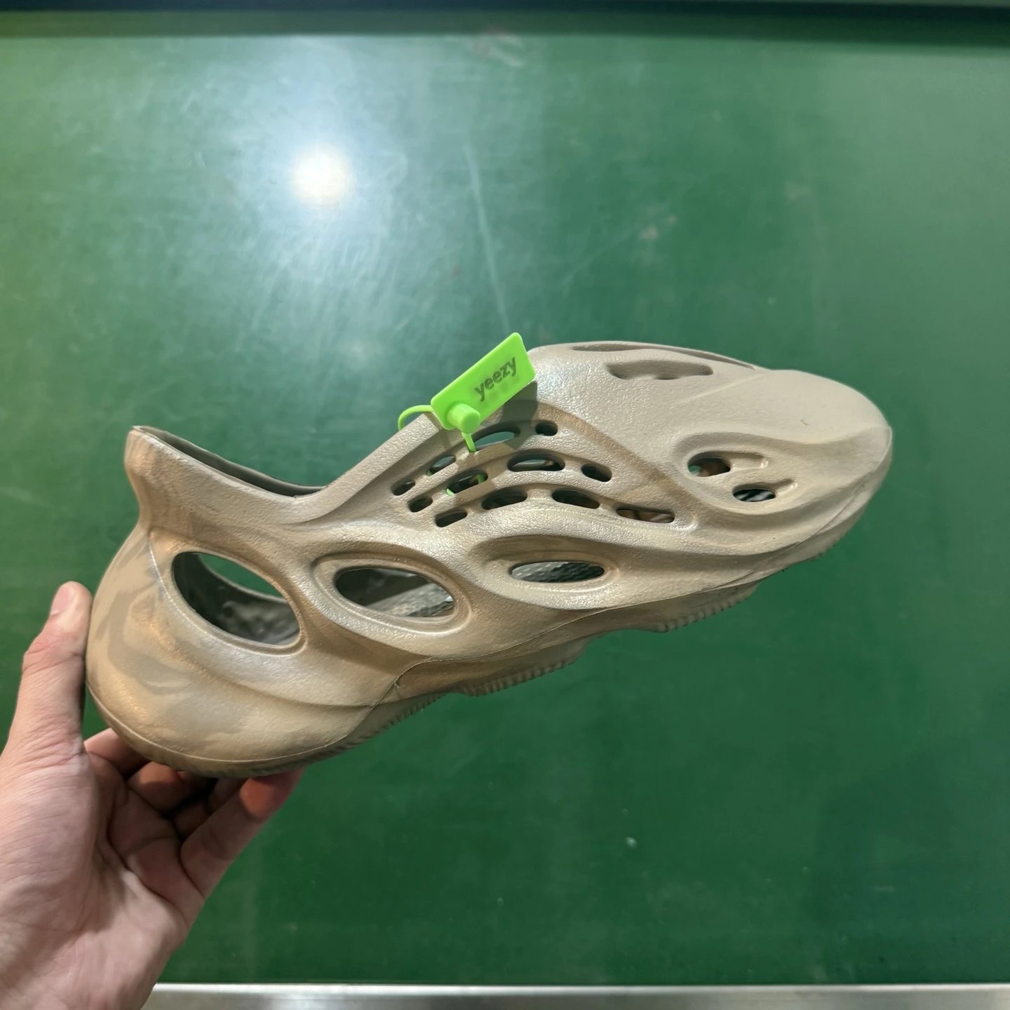 GX4472 Grey Brown Sage