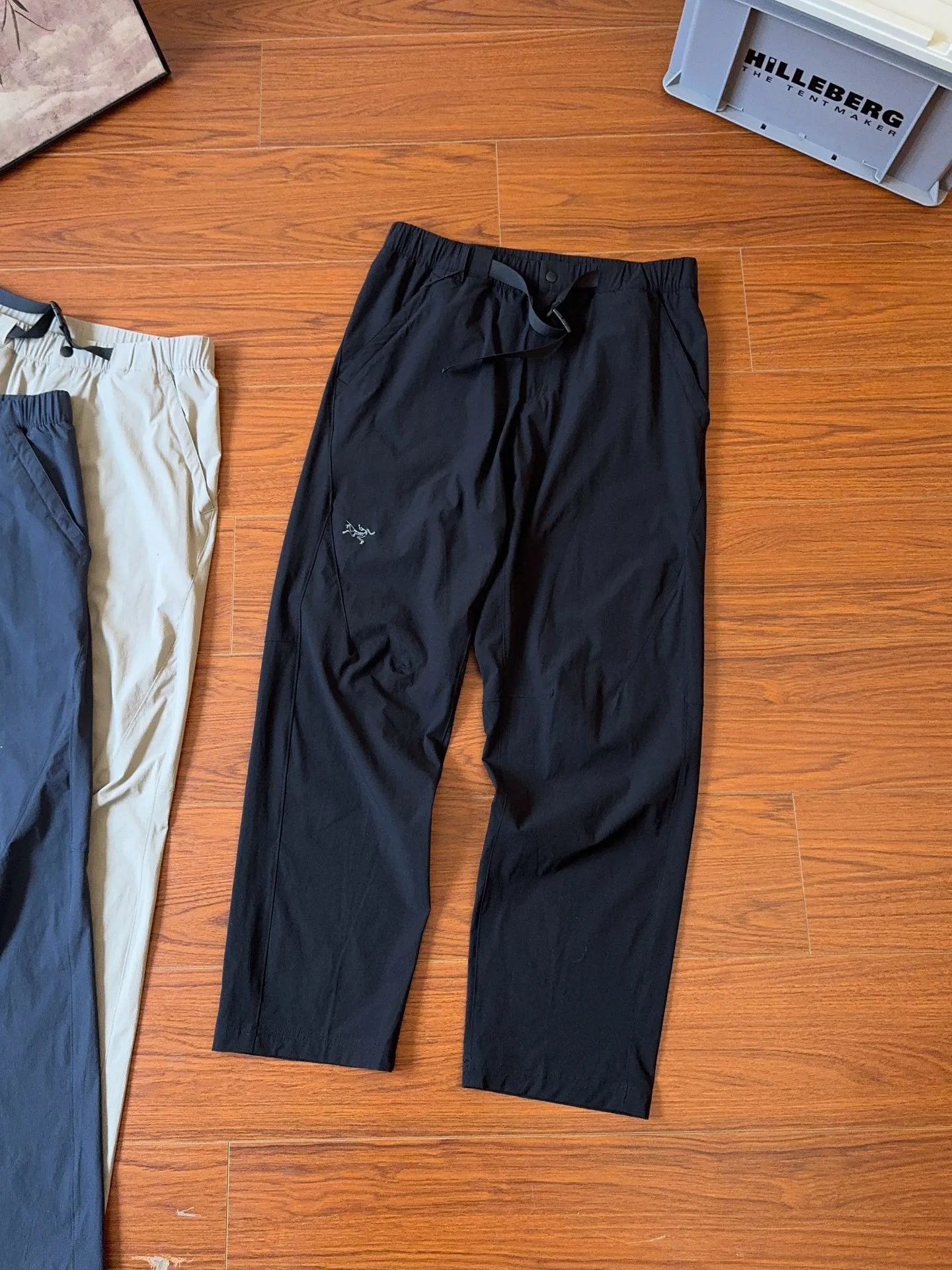 Design HAZZYS Chino Pants Beige Pants - 13