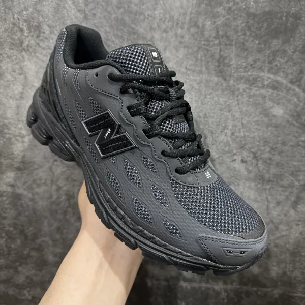 New Balance 1906A Silver Metallic Running Shoes - 39