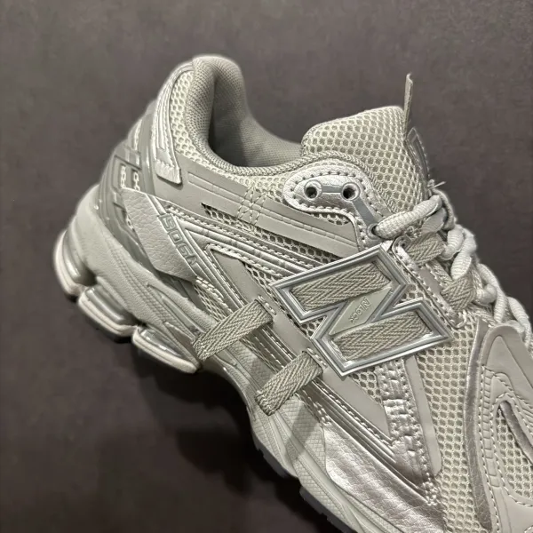 New Balance 1906A Silver Metallic Running Shoes - 33