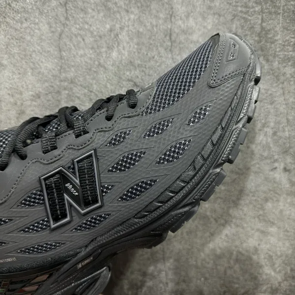 New Balance 1906A Silver Metallic Running Shoes - 41