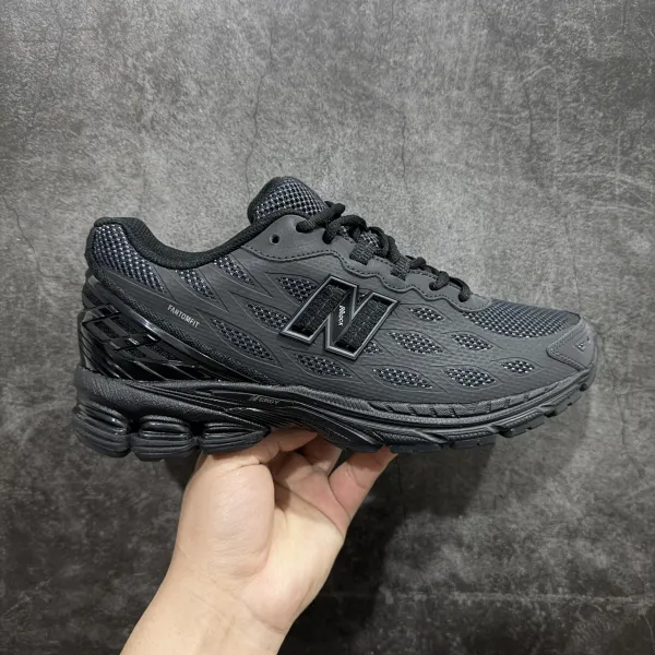 New Balance 1906A Silver Metallic Running Shoes - 36