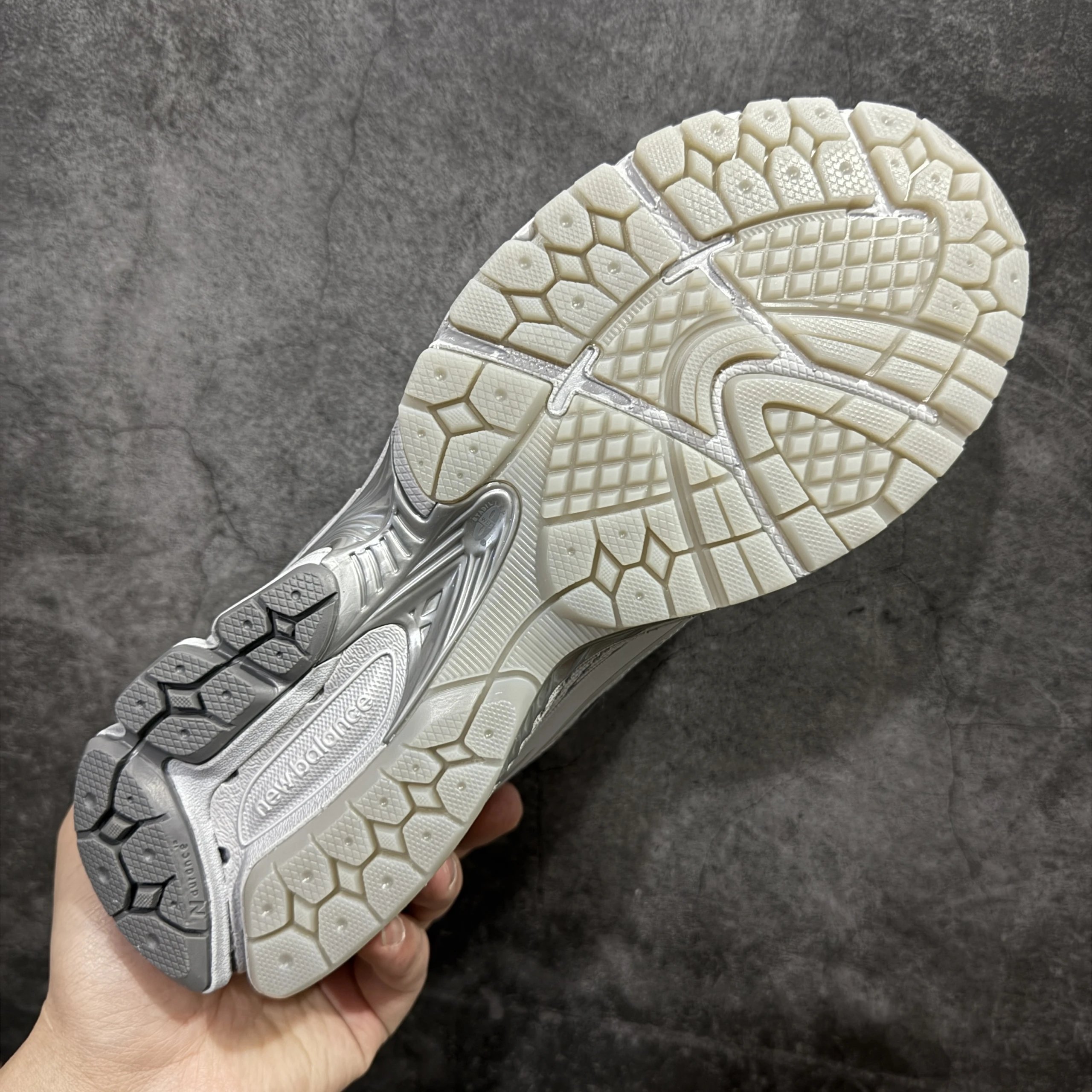New Balance 1906A Silver Metallic Running Shoes - 24