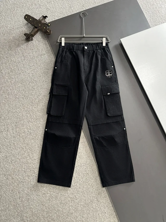 Arc'teryx Trousers Loose-fit cargo with elastic drawstring waist product detail image 2