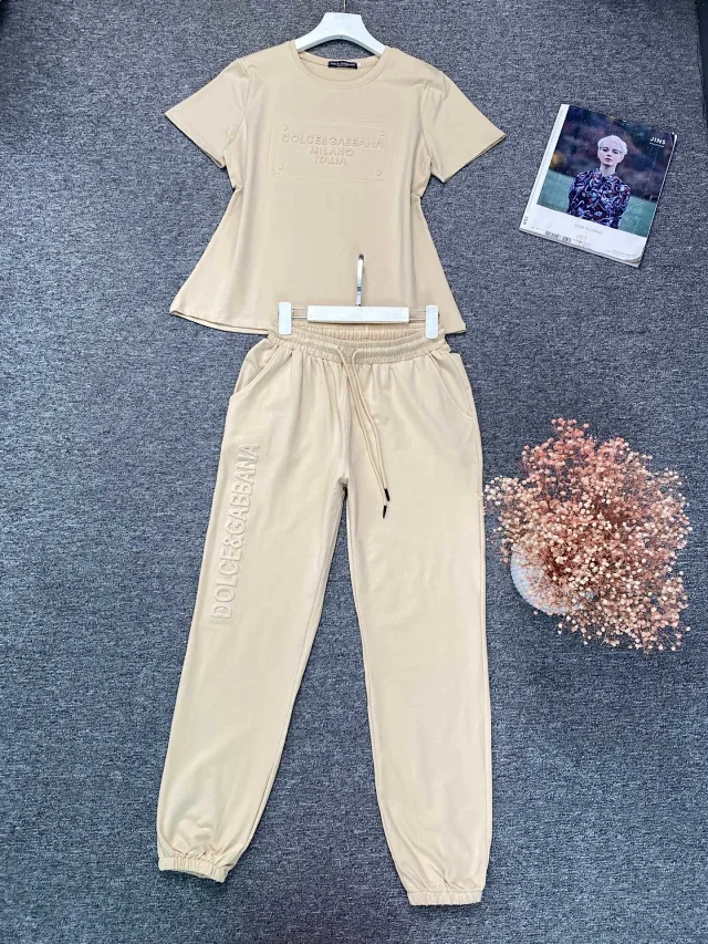 Balenciaga Mixed branded short-sleeve T-shirt and track-pants sets product detail image 6