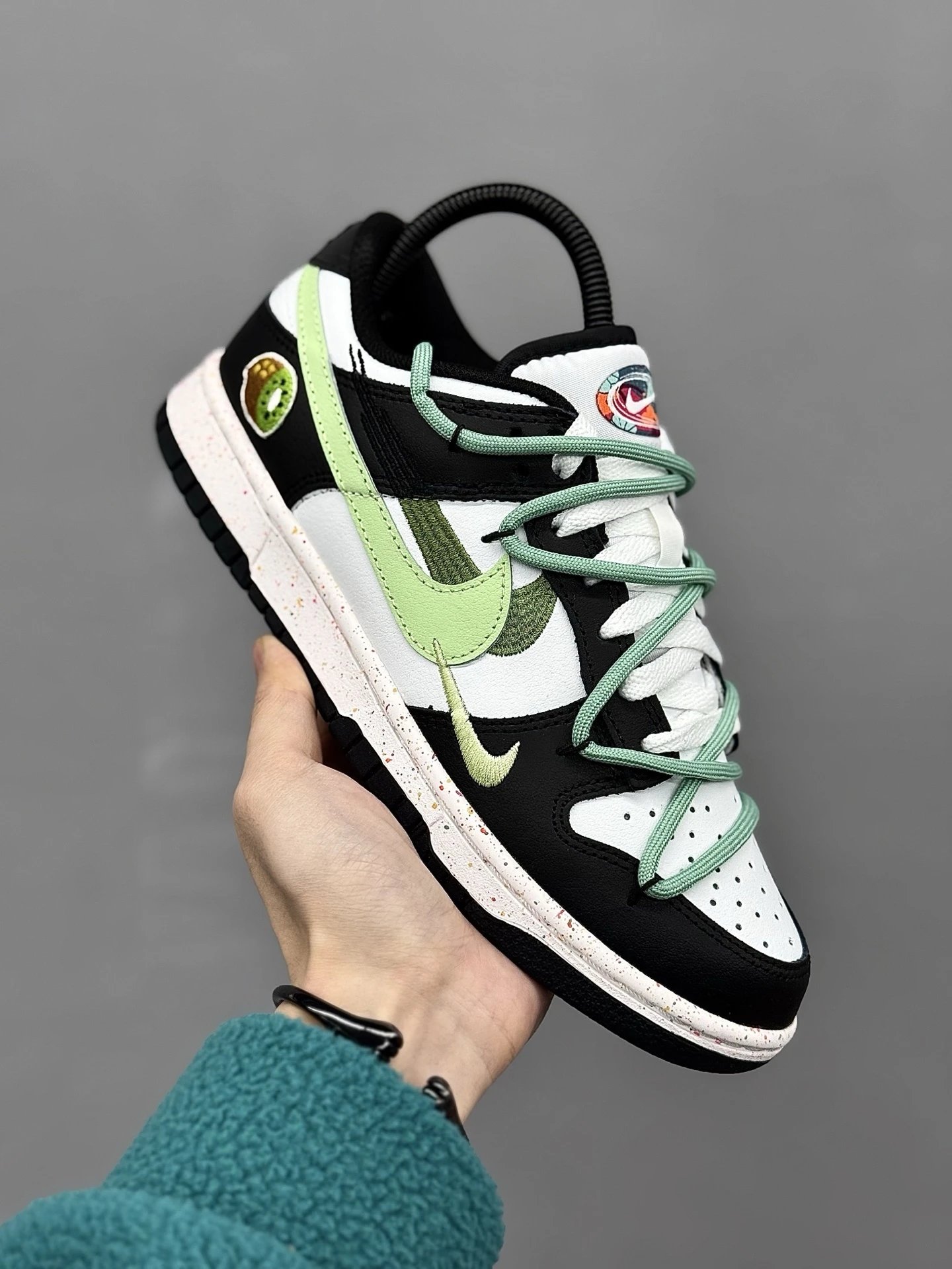 Nike Dunk Low Kiwi Fruit Sneakers