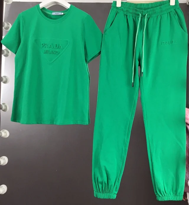 Balenciaga Mixed branded short-sleeve T-shirt and track-pants sets product detail image 10