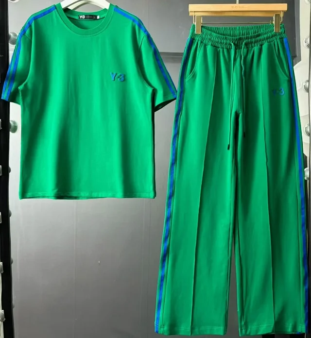 Balenciaga Mixed branded short-sleeve T-shirt and track-pants sets product detail image 14