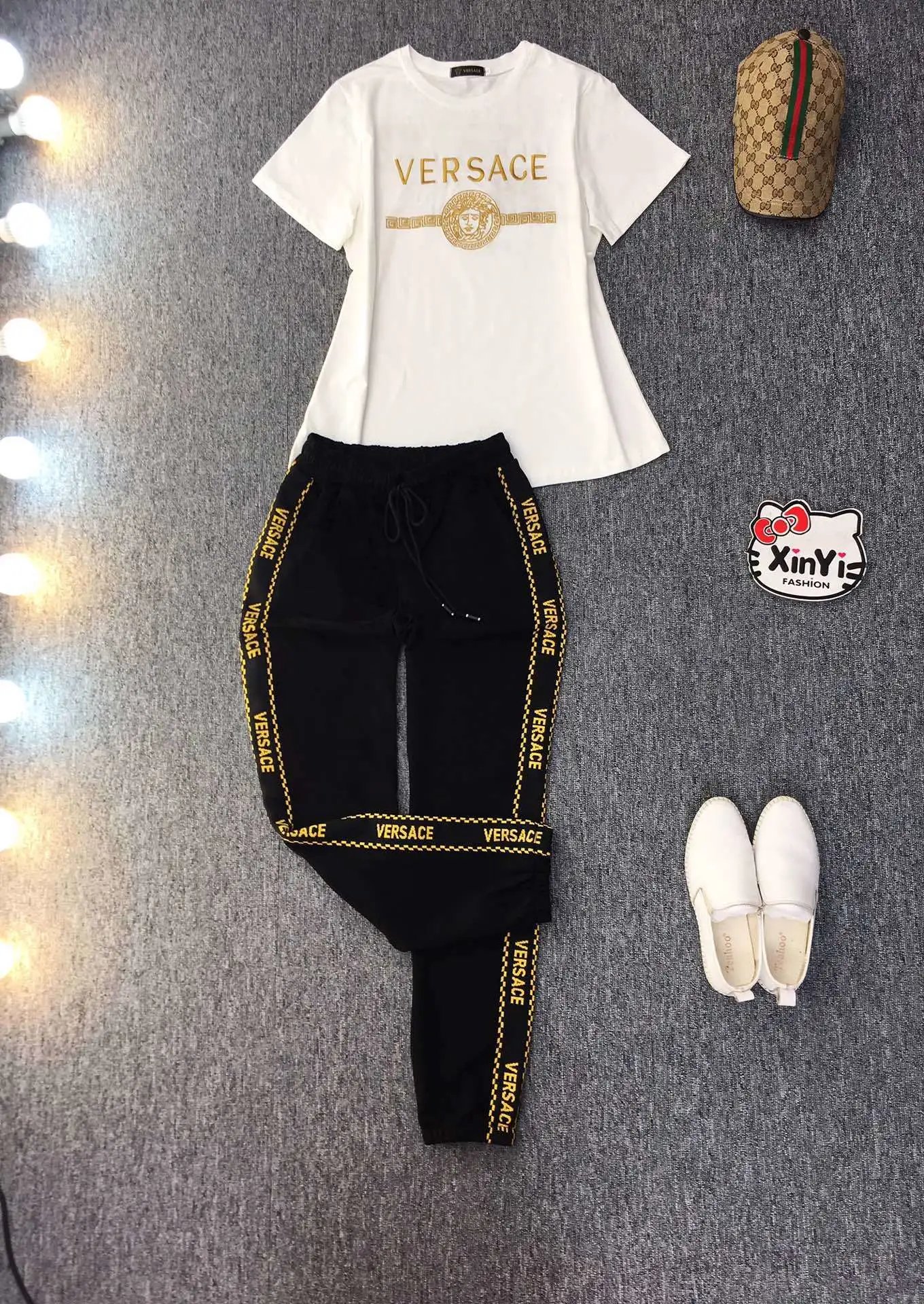Versace Logo Box Tee and Tape-Trim Joggers Black Set - 12