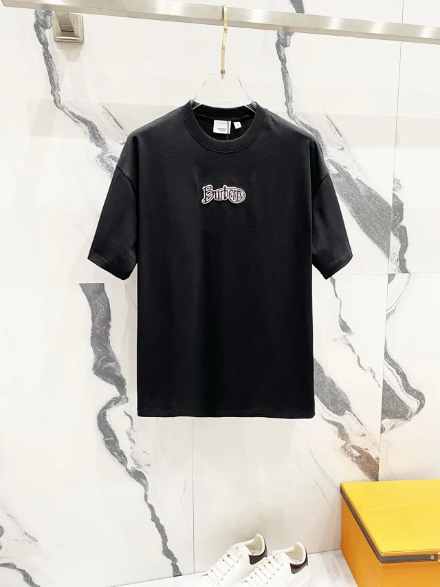 Burberry T-Shirts Short-Sleeve Logo and Graphic T-Shirt product detail image 15