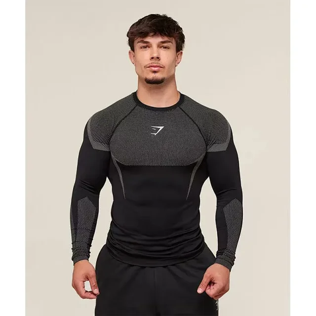 Gymshark T-Shirts Fitted raglan-sleeve athletic T-shirt product detail image 12