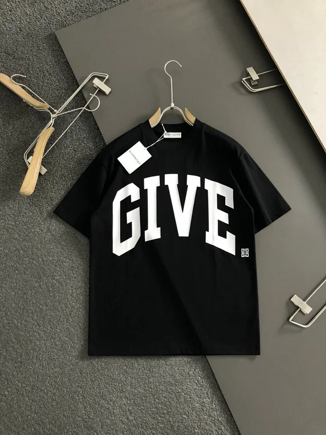 Givenchy T-Shirts Short-Sleeve Logo Graphic product detail image 13
