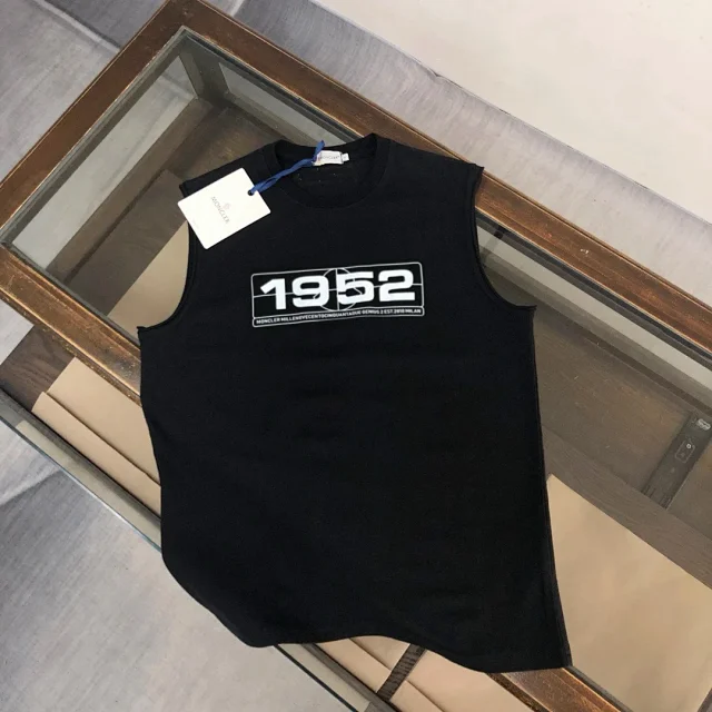 Moncler Vests Sleeveless Logo-Graphic Vest product detail image 9
