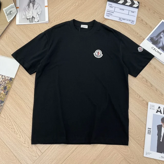 Moncler T-Shirts Short-Sleeve Logo Graphic product detail image 10