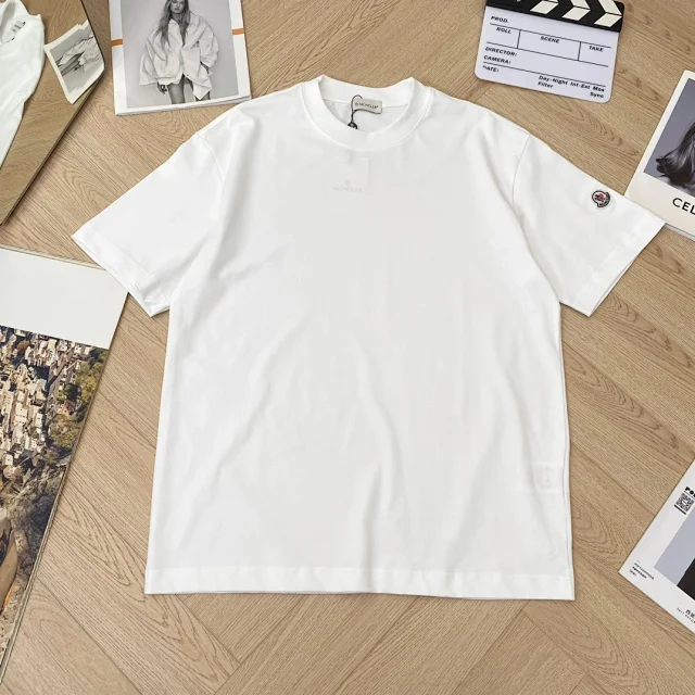 Moncler T-Shirts Short-Sleeve Logo Graphic product detail image 9