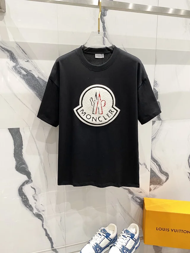 Moncler T-Shirts Short-Sleeve Logo Graphic product detail image 7