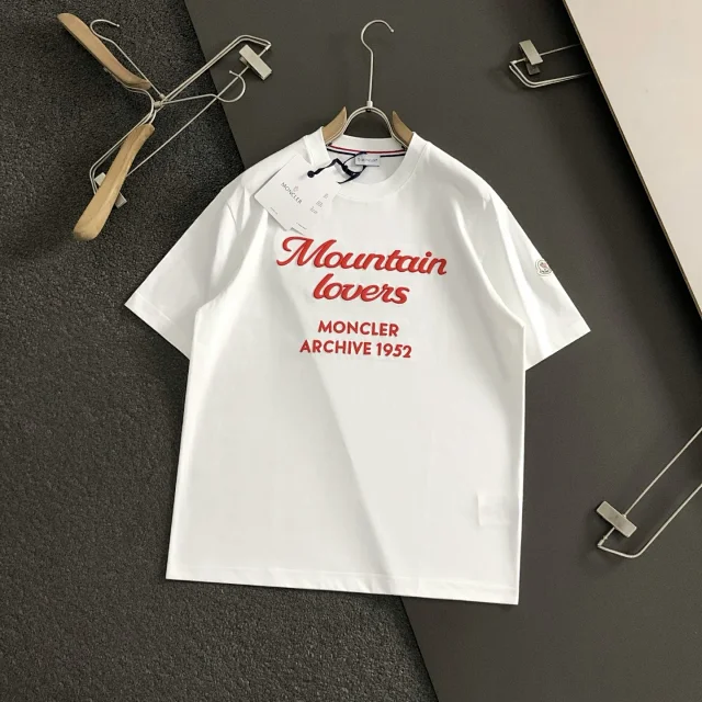 Moncler T-Shirts Short-Sleeve Logo T-Shirt product detail image 3